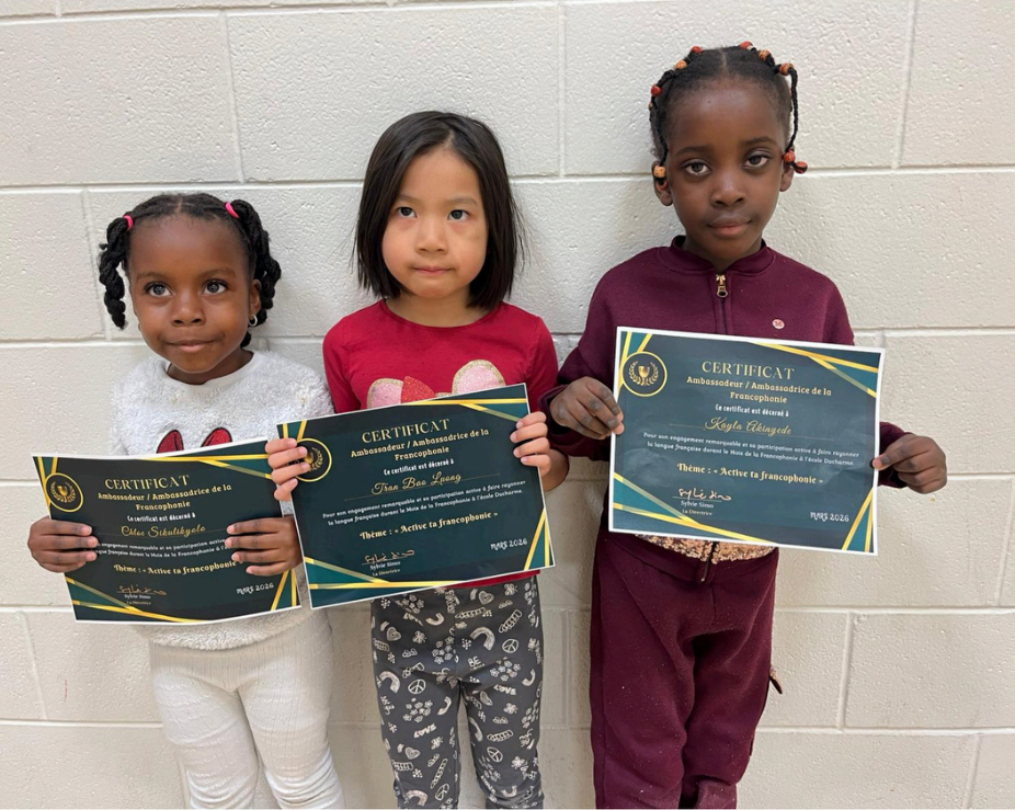 Ambassadrices.jpeg (823 KB)